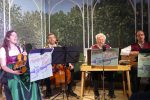 Die Saitendratzer von Herrschaft!Sait'n begleiteten, rahmten und kommentierten die Szenen mit Bayerischem, Klassischem und Liedern mit eigenen Texten. © da/ovtp
