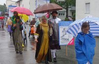 Die Oberlandlerzeitreise: 90er und 2000er Jahre mit dem "Straubinger Totentanz, dem "Urmel" und der 50er Jahre-Homage "Wob-baba-luba" © G. Prantl / OVTP